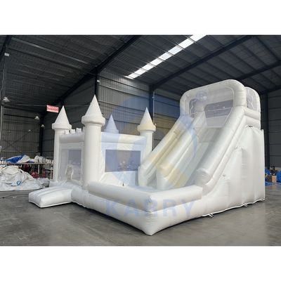 CE 吹風機と修理キットを含む 滑り台付きの膨張式ホワイトウェディングブーンズハウス