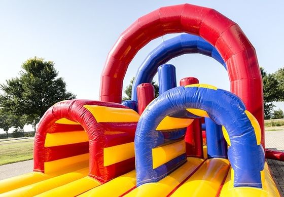 OEM受容 64ft 長充気障害物コース 子供のための遊園地テーマゲーム