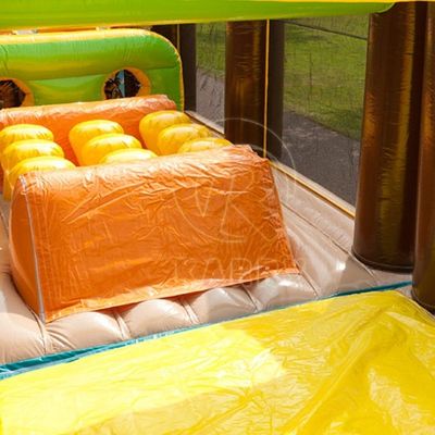 巨大な商業用 膨らませられる障害物コース ボンブハウス スライド ポータブル キャリー 屋外