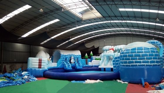 オーバーサイズ プール 月歩 子供と大人のための水上公園 氷熊水上スライド