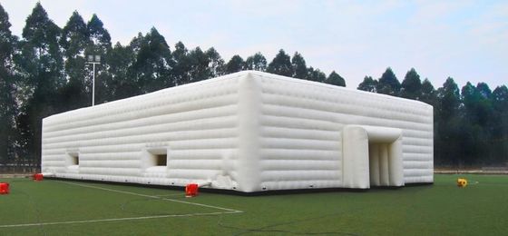 会議や展示会のための大きなスペーステント