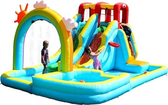 レインボーウォーターカーテンとロッククライミング 充気水 双滑り公園ゲーム 子供のための