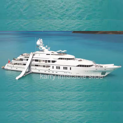 プール付きの水スライド 究極のヨット水遊び