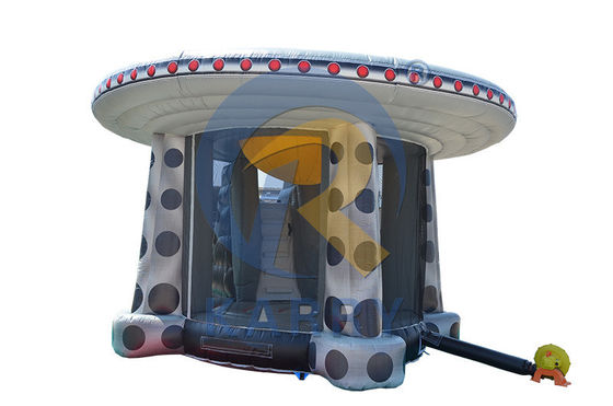 Unisex Outdoor Fun UFO スライドとジャンプエリアの商用充気式跳ね返しの城