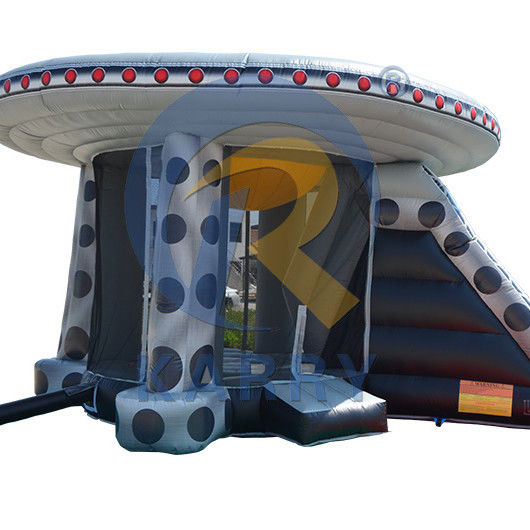 Unisex Outdoor Fun UFO スライドとジャンプエリアの商用充気式跳ね返しの城
